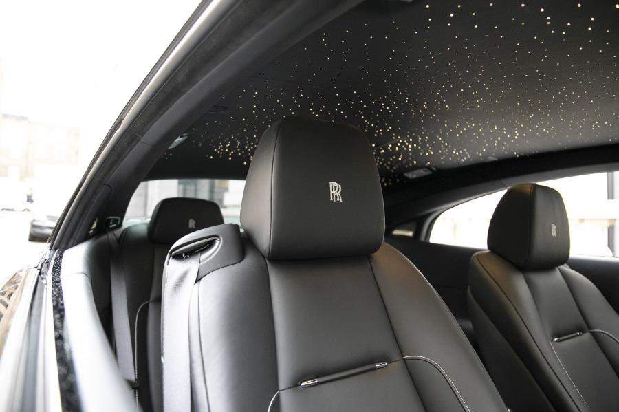 Интерьер Rolls-Royce Wraith by ONYX Concept 2019 года  (фото 19 из 36)